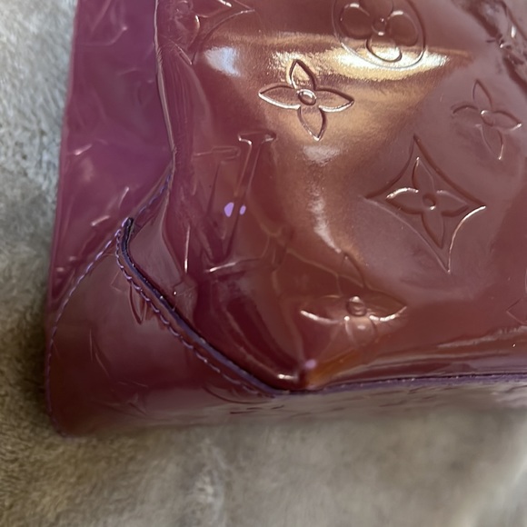Louis Vuitton Reade PM Purple Vernis
Leather Hand Bag - Picture 13 of 16